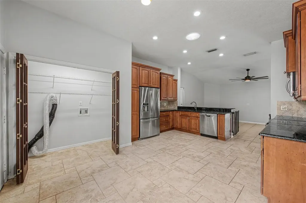 4021 Lithia Ridge Boulevard Valrico FL 33596