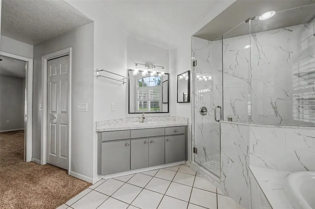 4021 Lithia Ridge Boulevard Valrico FL 33596