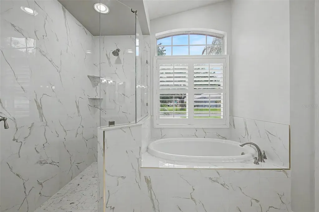 4021 Lithia Ridge Boulevard Valrico FL 33596