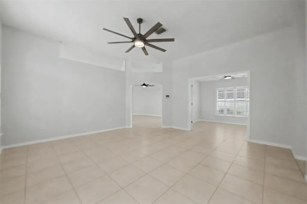4021 Lithia Ridge Boulevard Valrico FL 33596
