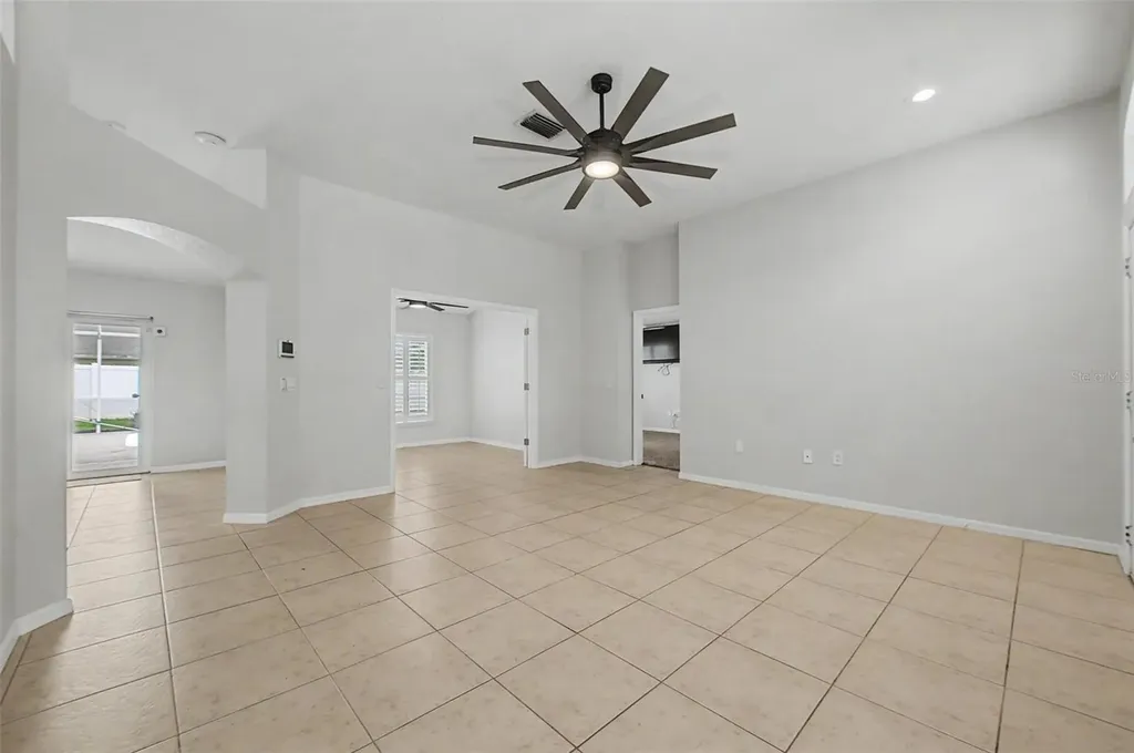 4021 Lithia Ridge Boulevard Valrico FL 33596