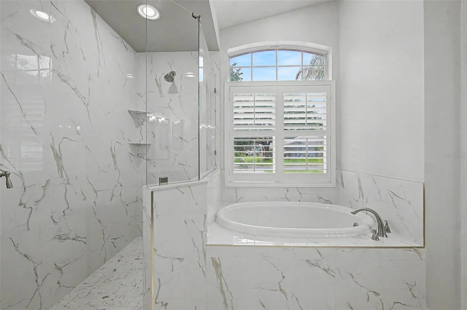 4021 Lithia Ridge Boulevard Valrico FL 33596