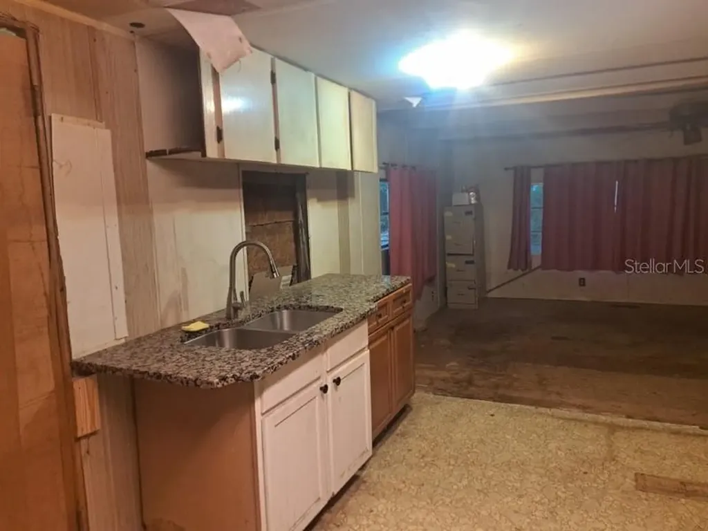 4381 Lee Road Marianna FL 32448