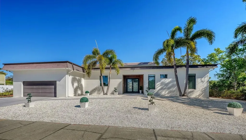 1899 Vamo Way Sarasota FL 34231