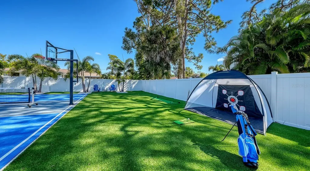 1899 Vamo Way Sarasota FL 34231