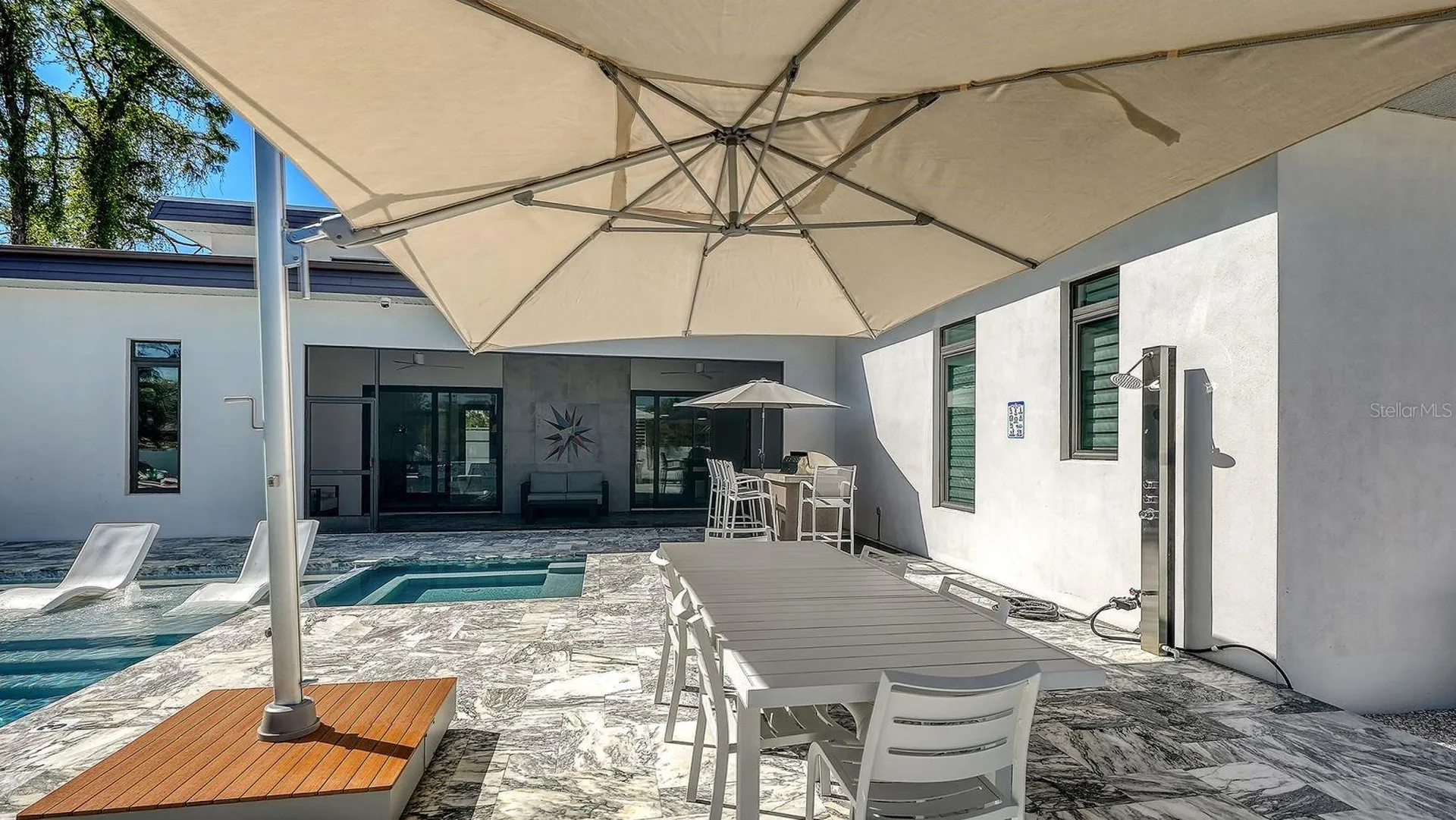 1899 Vamo Way Sarasota FL 34231