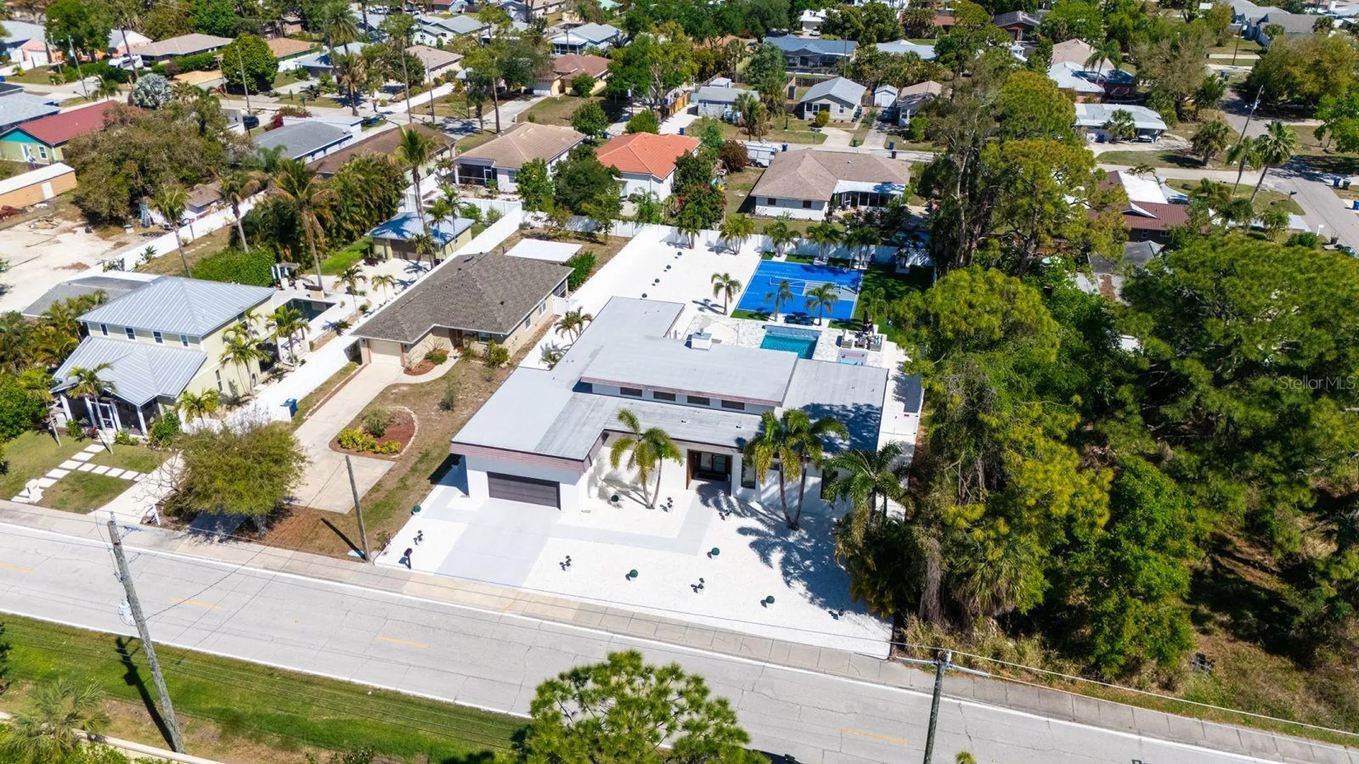 1899 Vamo Way Sarasota FL 34231