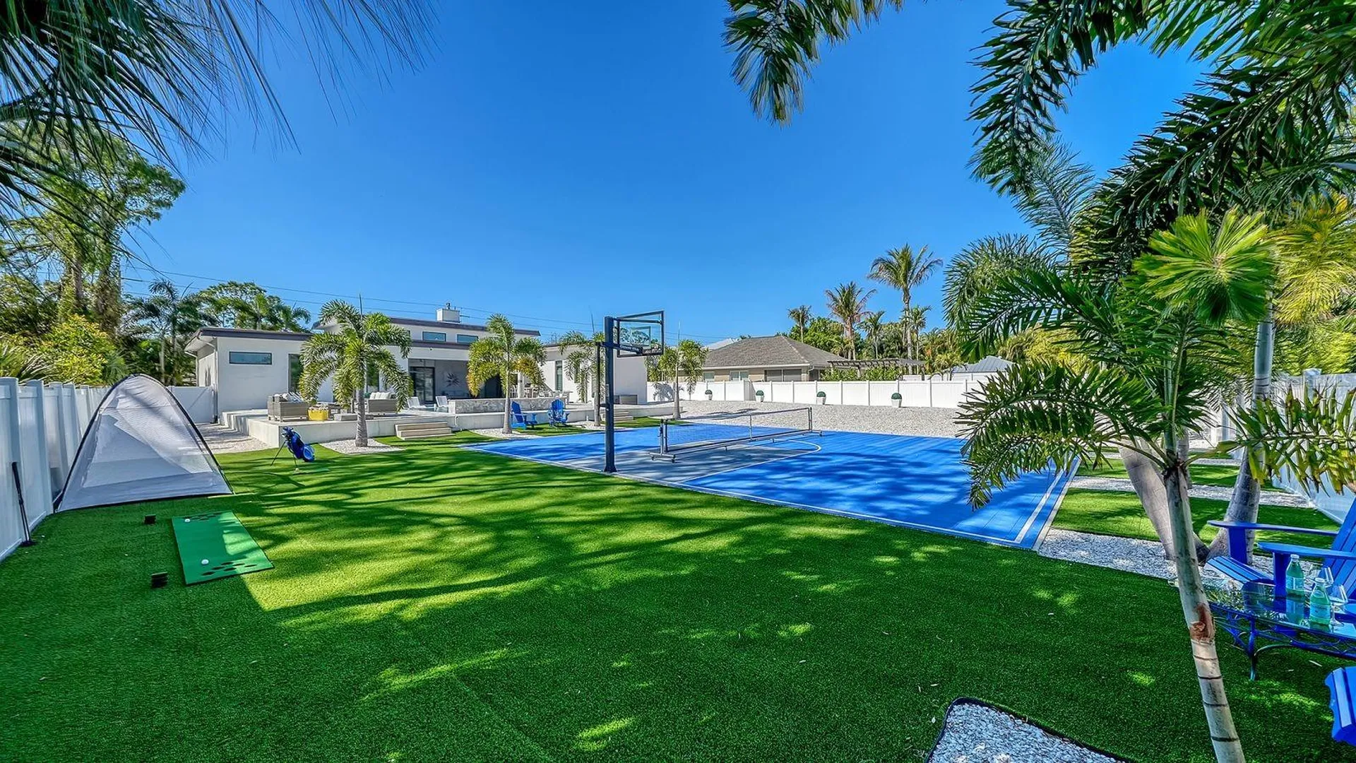 1899 Vamo Way Sarasota FL 34231