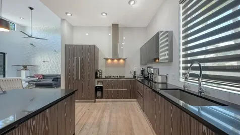 1899 Vamo Way Sarasota FL 34231