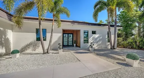 1899 Vamo Way Sarasota FL 34231