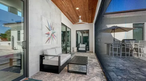 1899 Vamo Way Sarasota FL 34231
