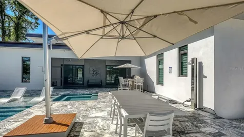 1899 Vamo Way Sarasota FL 34231