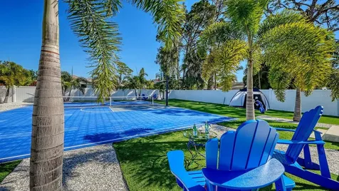 1899 Vamo Way Sarasota FL 34231
