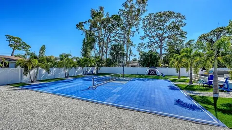 1899 Vamo Way Sarasota FL 34231