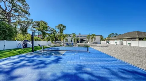 1899 Vamo Way Sarasota FL 34231