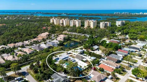 1899 Vamo Way Sarasota FL 34231
