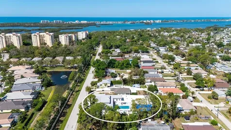 1899 Vamo Way Sarasota FL 34231