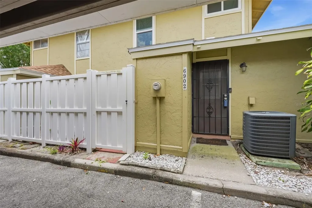 6902 El Centro Court Tampa FL 33634
