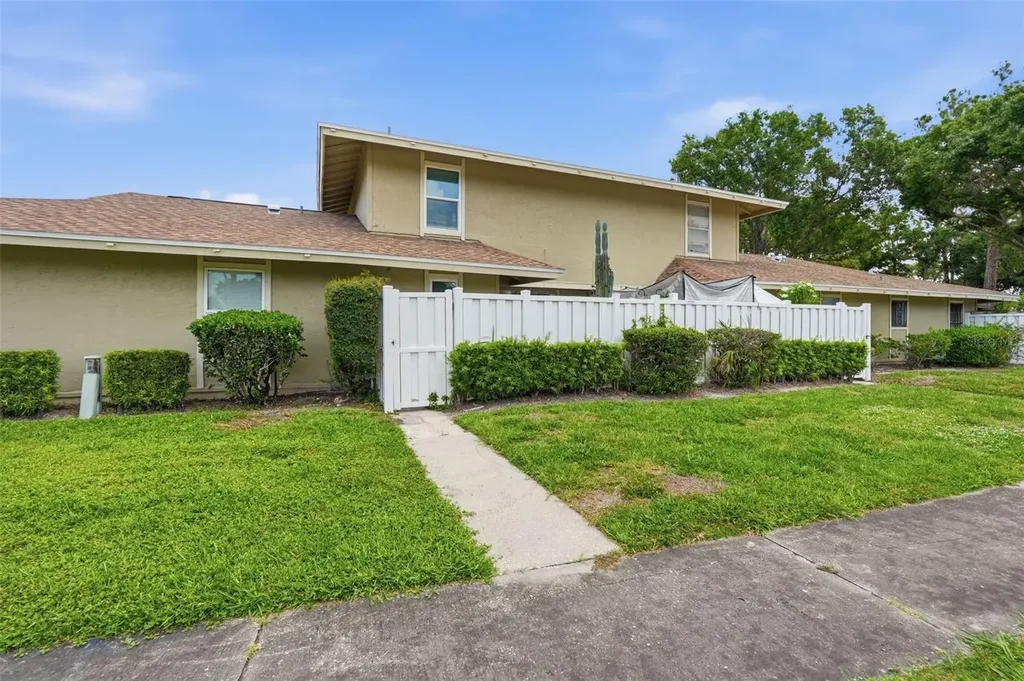 6902 El Centro Court Tampa FL 33634