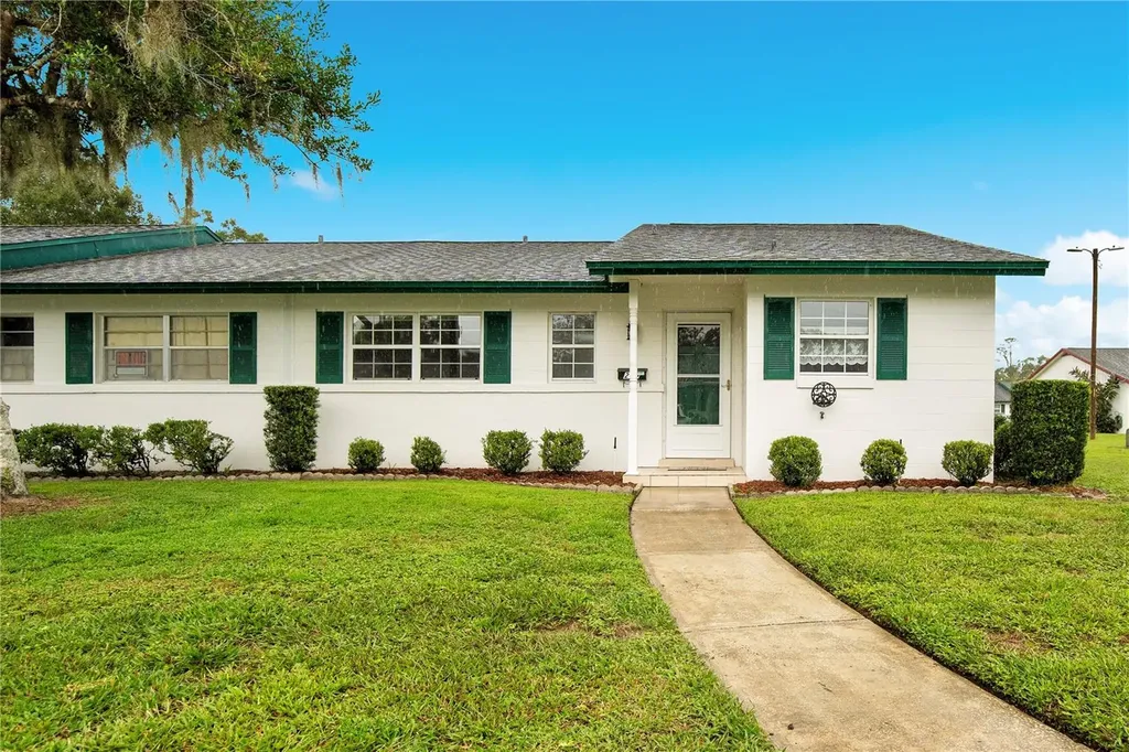 239 N Hill Avenue Deland FL 32724