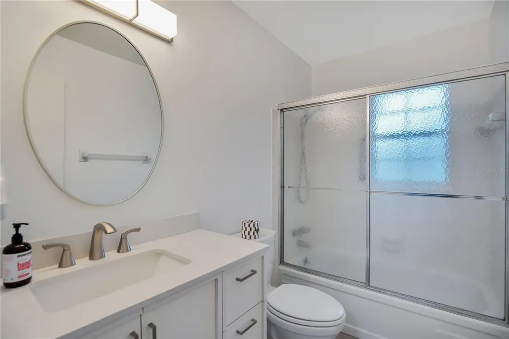 239 N Hill Avenue Deland FL 32724