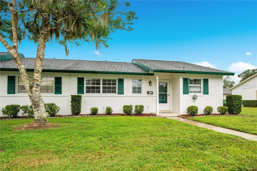 239 N Hill Avenue Deland FL 32724