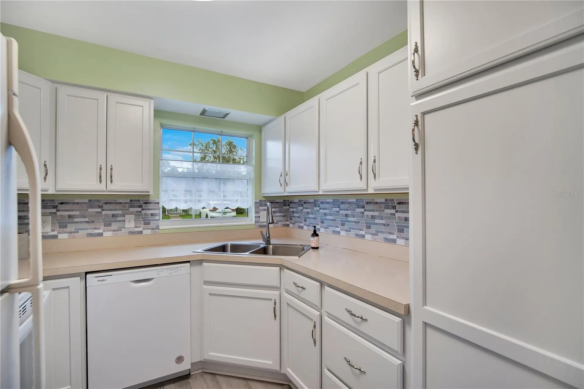 239 N Hill Avenue Deland FL 32724