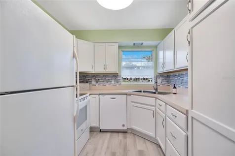 239 N Hill Avenue Deland FL 32724