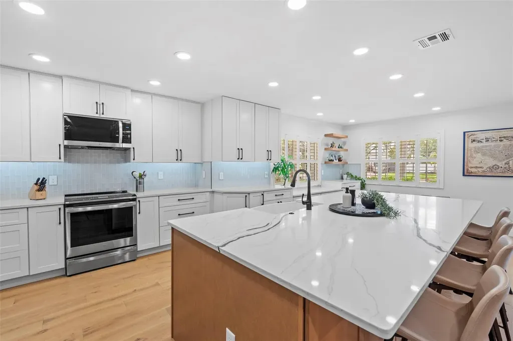 480 W Davis Boulevard Tampa FL 33606
