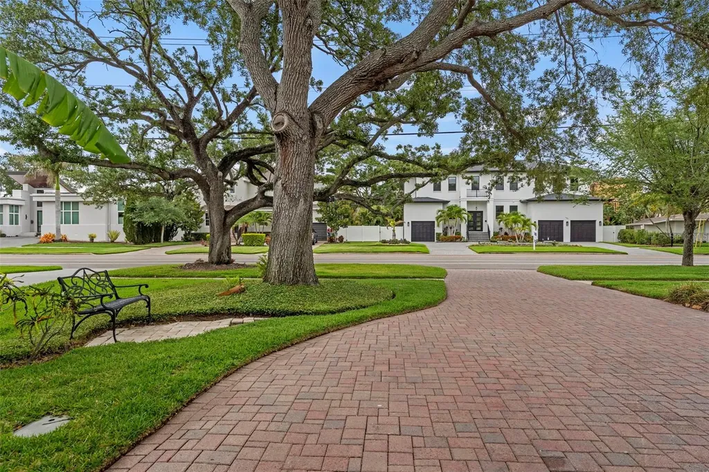 480 W Davis Boulevard Tampa FL 33606