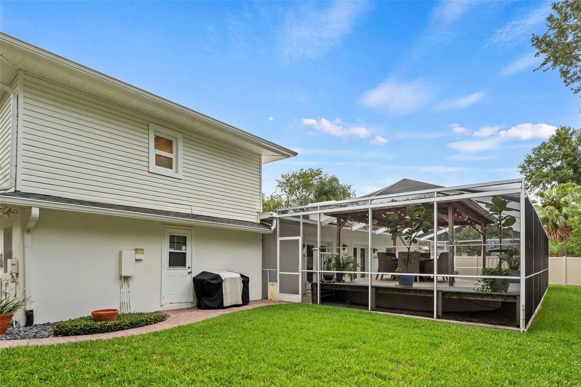 480 W Davis Boulevard Tampa FL 33606