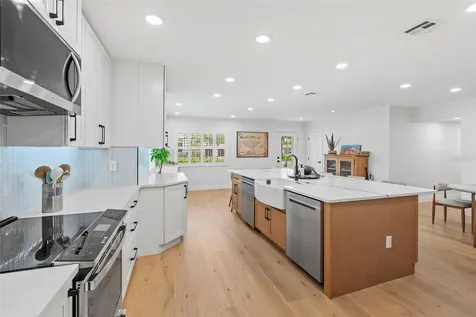 480 W Davis Boulevard Tampa FL 33606