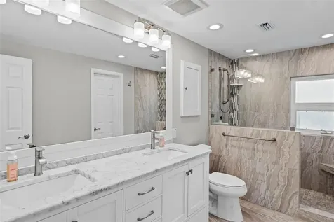 480 W Davis Boulevard Tampa FL 33606