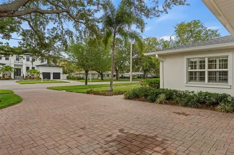 480 W Davis Boulevard Tampa FL 33606