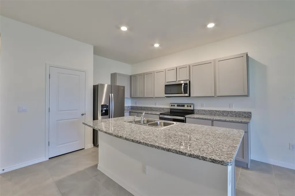 233 Mangrove Shade Circle Apollo Beach FL 33572