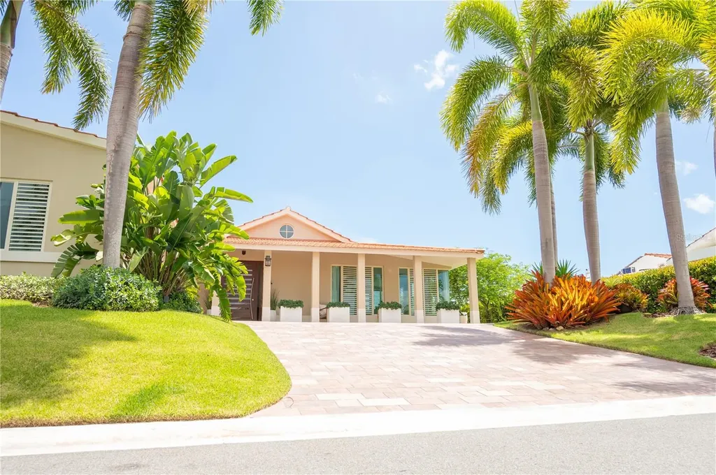 302 Camino De Los Cedros Dorado PR 00646