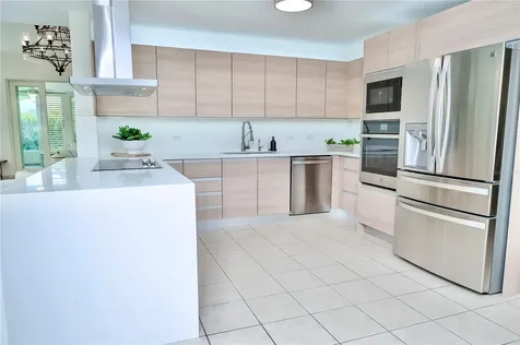 302 Camino De Los Cedros Dorado PR 00646