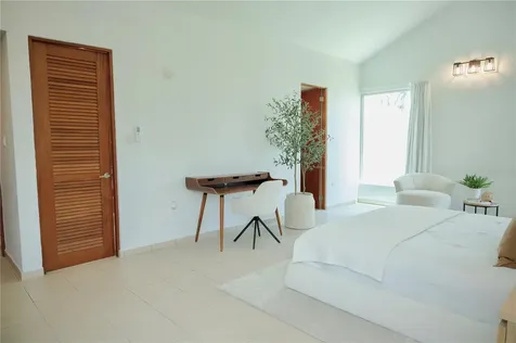 302 Camino De Los Cedros Dorado PR 00646