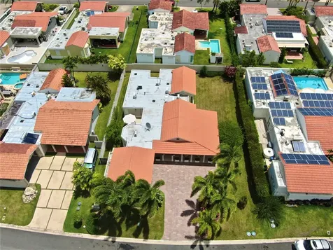 302 Camino De Los Cedros Dorado PR 00646