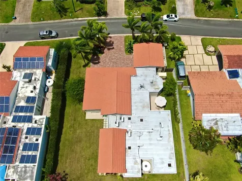 302 Camino De Los Cedros Dorado PR 00646
