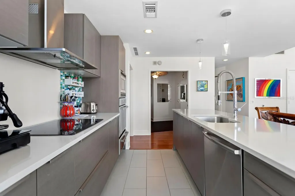175 1st Street S St Petersburg FL 33701