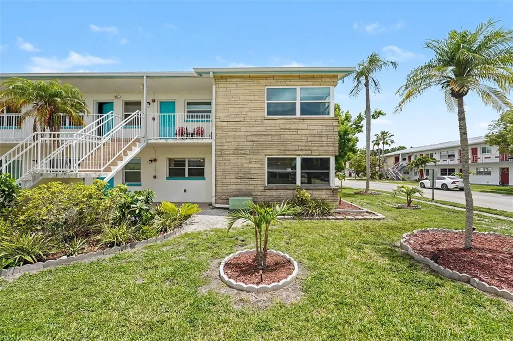 5855 18th Street N St Petersburg FL 33714