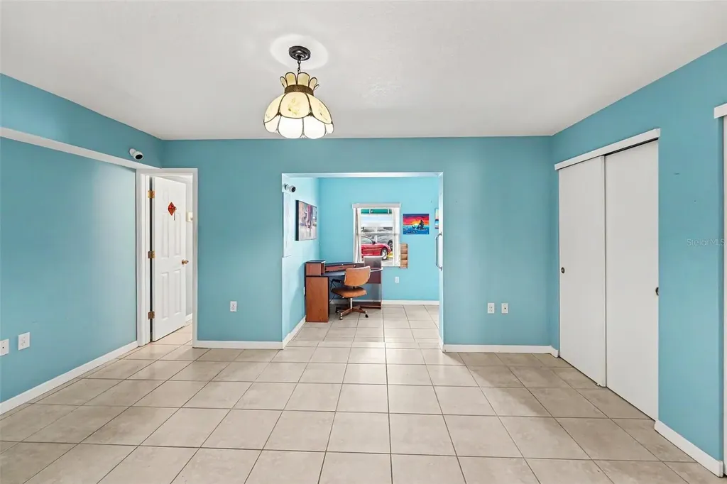 5855 18th Street N St Petersburg FL 33714