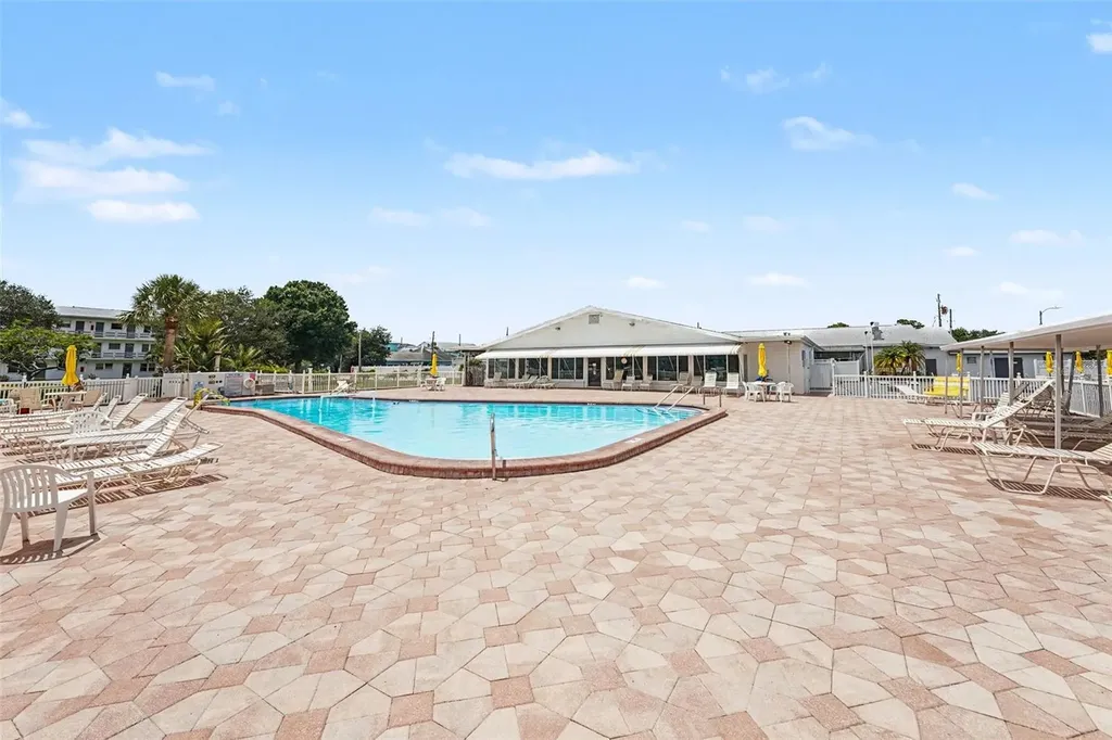 5855 18th Street N St Petersburg FL 33714