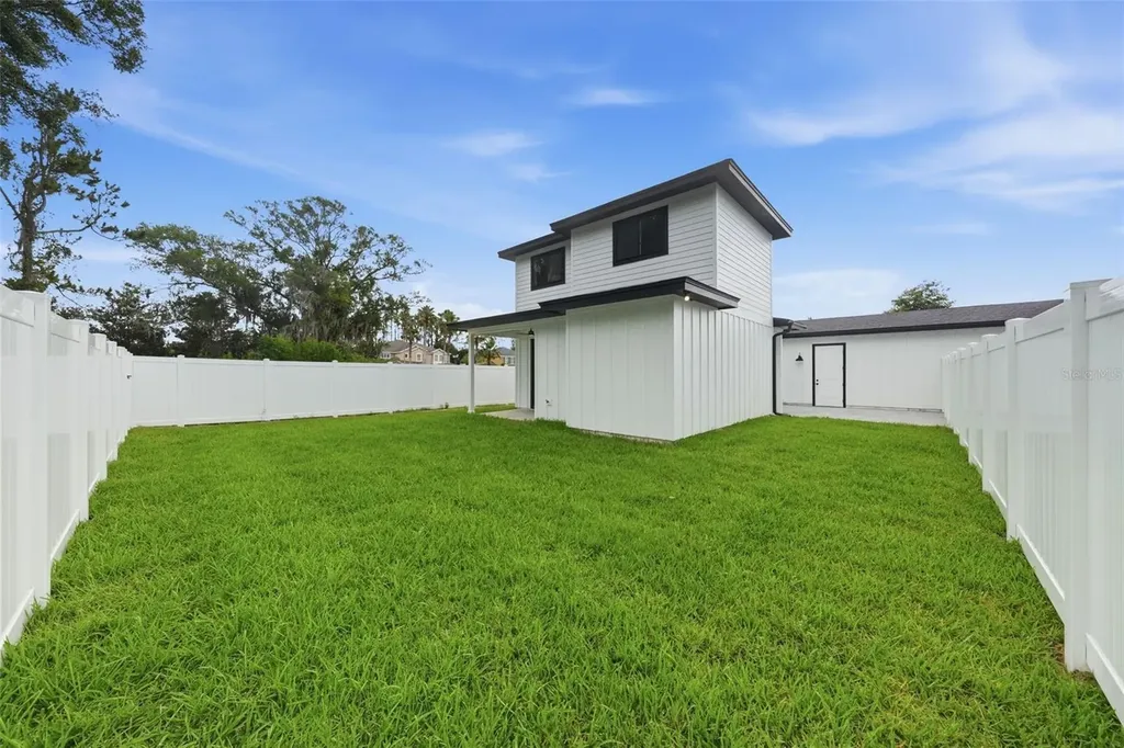 1020 Farmstead Street Eustis FL 32736