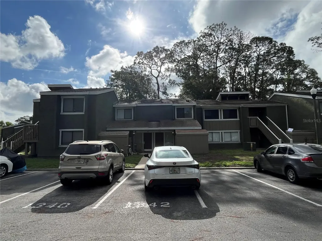 6142 Peregrine Avenue Orlando FL 32819