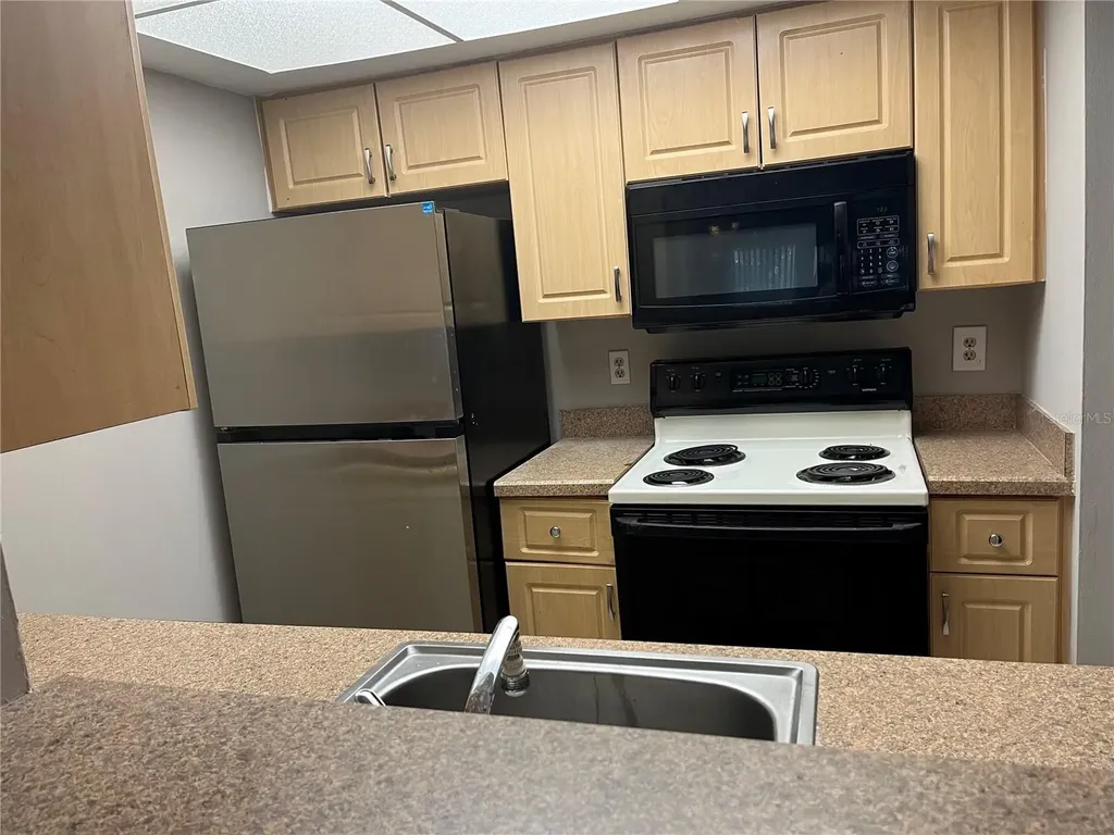 6142 Peregrine Avenue Orlando FL 32819