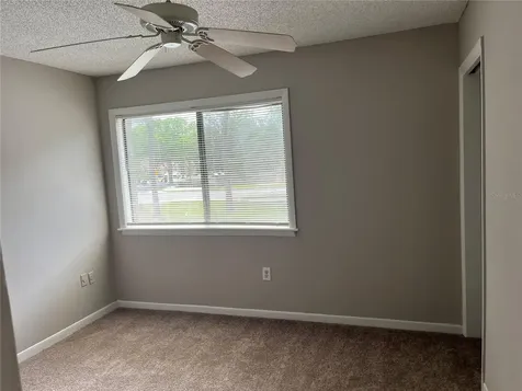 6142 Peregrine Avenue Orlando FL 32819