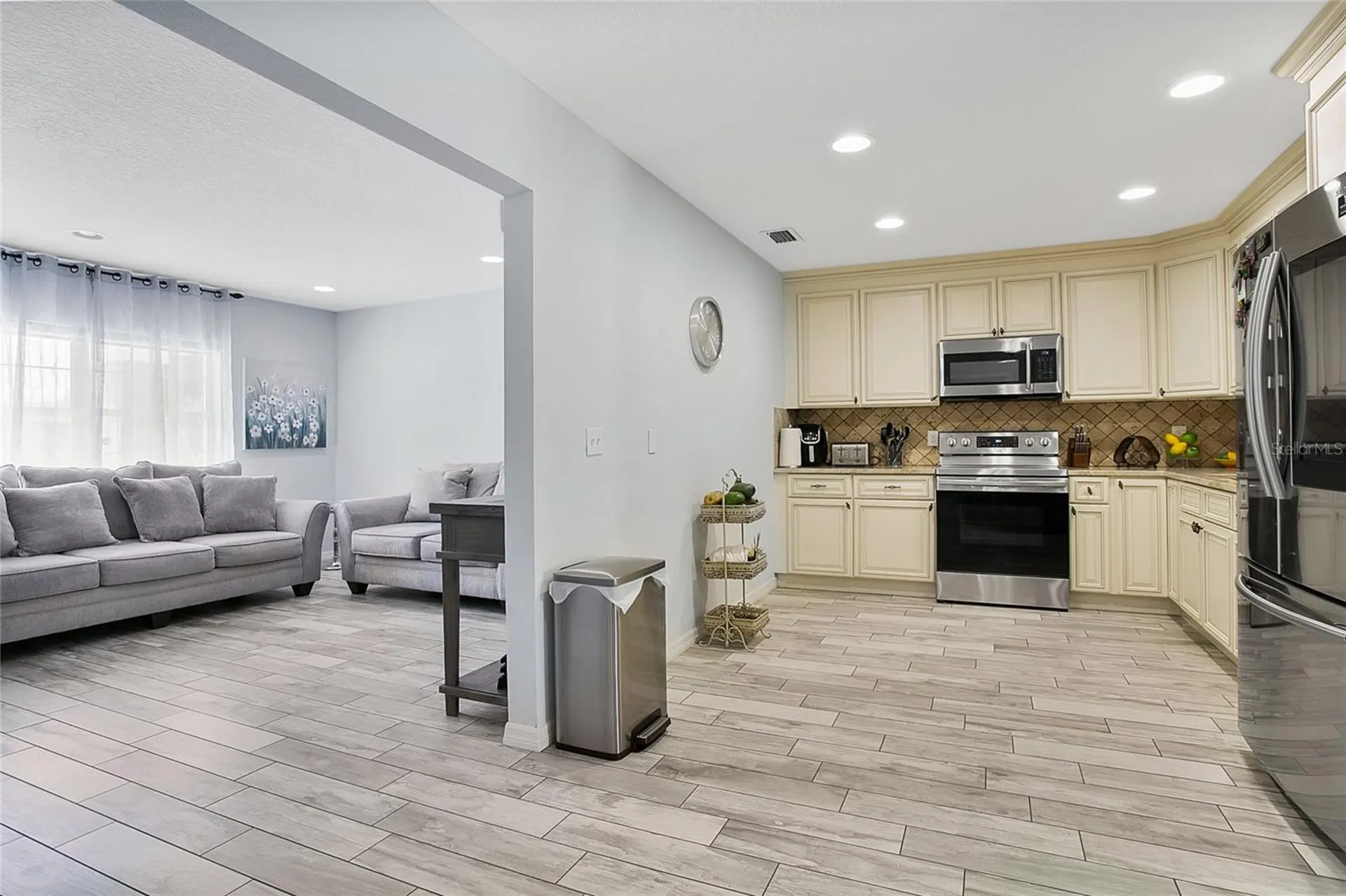 614 Sidney Circle Winter Haven FL 33880