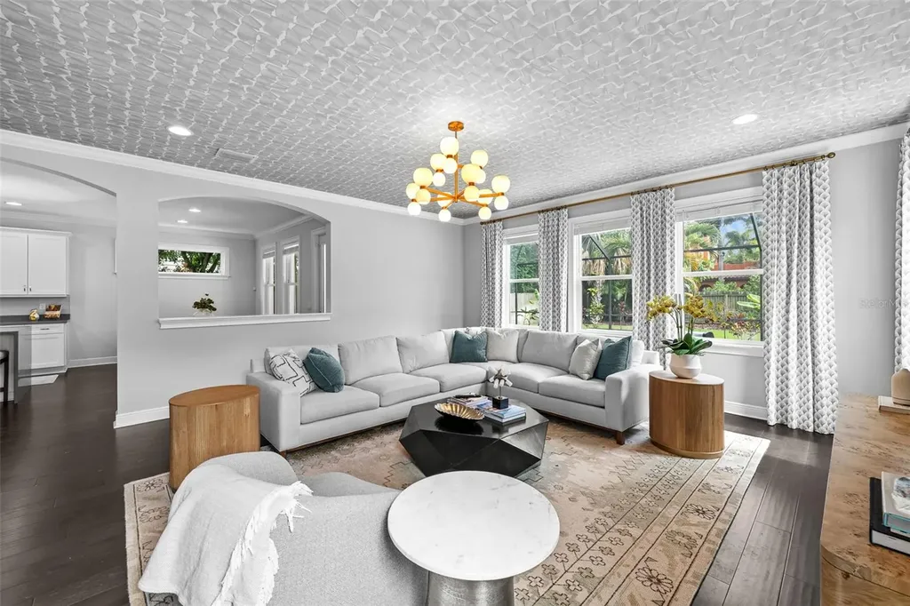 3300 W Wallcraft Avenue Tampa FL 33611